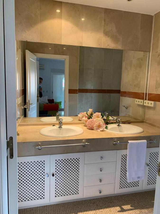 Chalet Con Piscina A 50 M De La Playa . Marbella Eksteriør billede